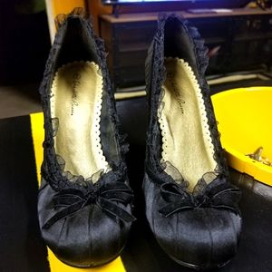 Black, vintage satin heels (7)